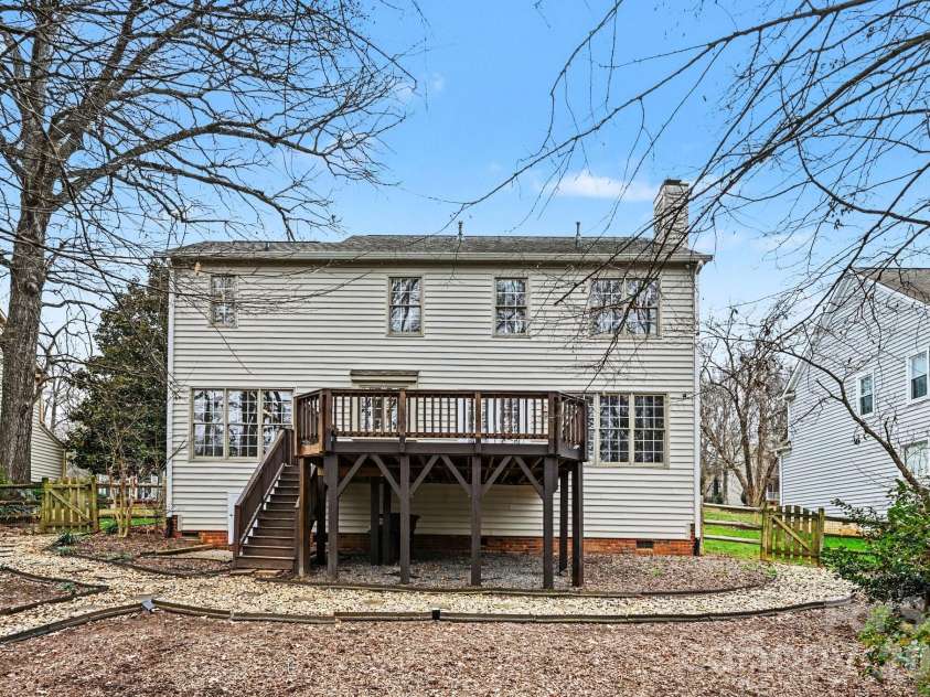 5805 Swanston Drive, Charlotte, NC 28269.  MLS# CAR4345984, YatesRealty ID 10378. 