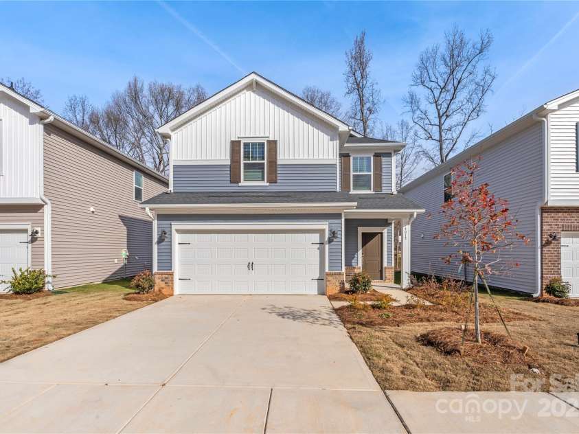 4015 Bufflehead Drive, Charlotte, NC 28269.  MLS# CAR4207398, YatesRealty ID 10379. 