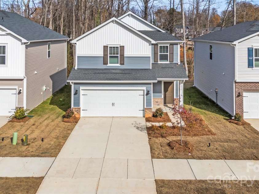 4015 Bufflehead Drive, Charlotte, NC 28269.  MLS# CAR4207398, YatesRealty ID 10379. 