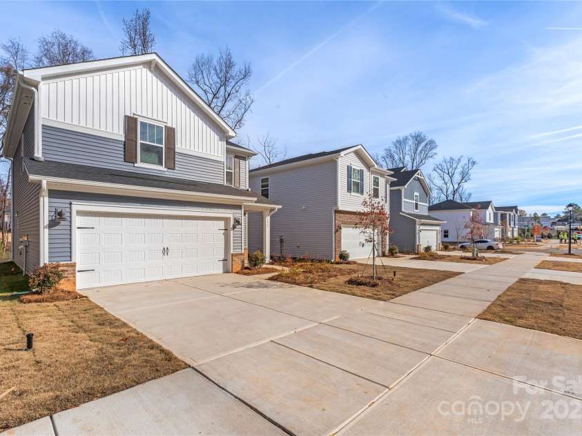 4015 Bufflehead Drive, Charlotte, NC 28269.  MLS# CAR4207398, YatesRealty ID 10379. 