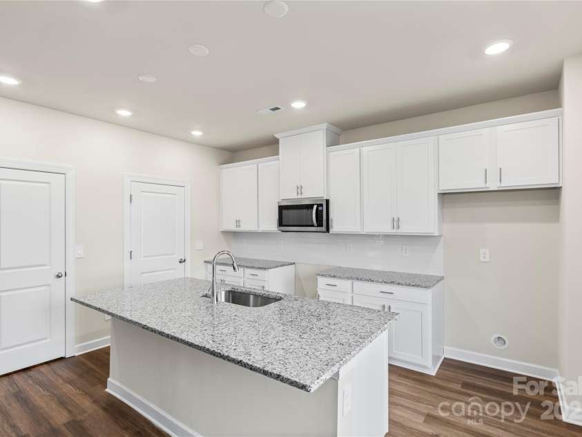 4015 Bufflehead Drive, Charlotte, NC 28269.  MLS# CAR4207398, YatesRealty ID 10379. 