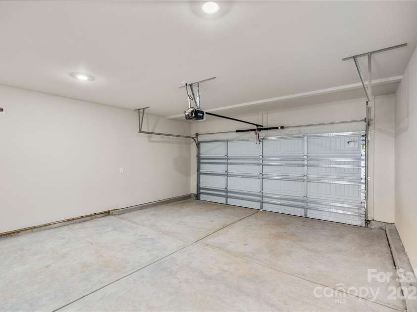 4015 Bufflehead Drive, Charlotte, NC 28269.  MLS# CAR4207398, YatesRealty ID 10379. 