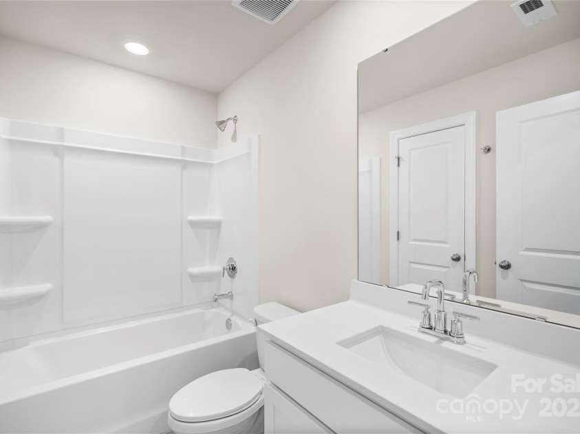 4015 Bufflehead Drive, Charlotte, NC 28269.  MLS# CAR4207398, YatesRealty ID 10379. 