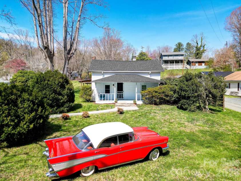 8 Concord Road, Asheville, NC 28803.  MLS# CAR4363970, YatesRealty ID 10379. 