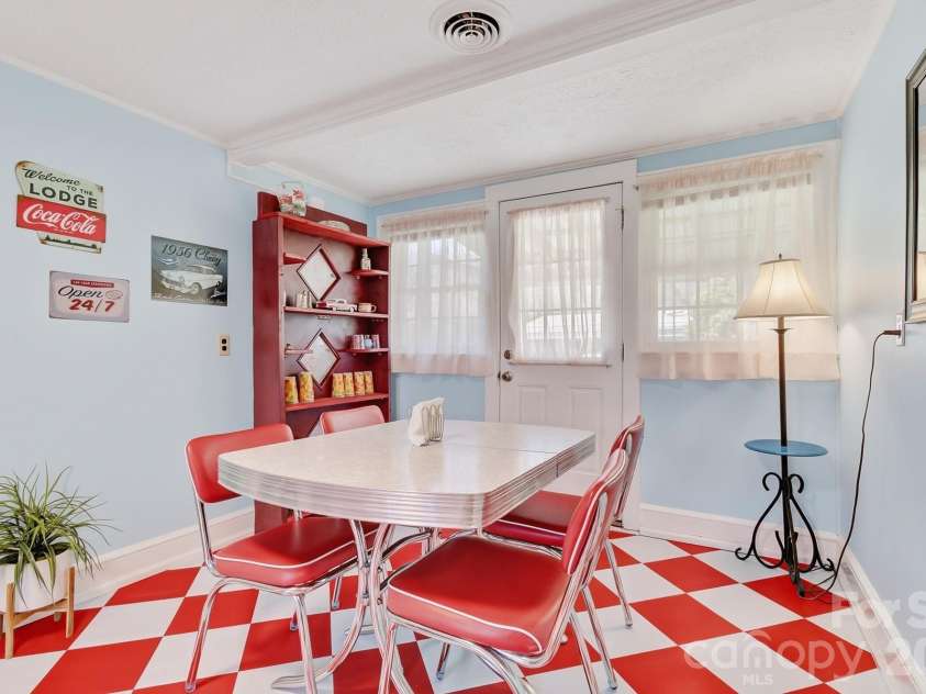 8 Concord Road, Asheville, NC 28803.  MLS# CAR4363970, YatesRealty ID 10379. 