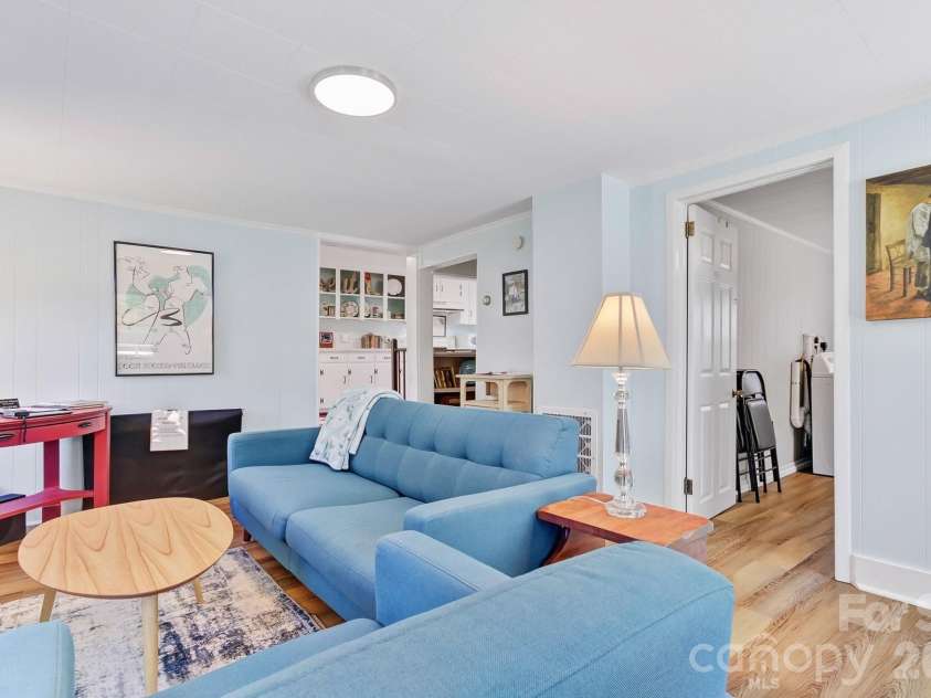 8 Concord Road, Asheville, NC 28803.  MLS# CAR4363970, YatesRealty ID 10379. 
