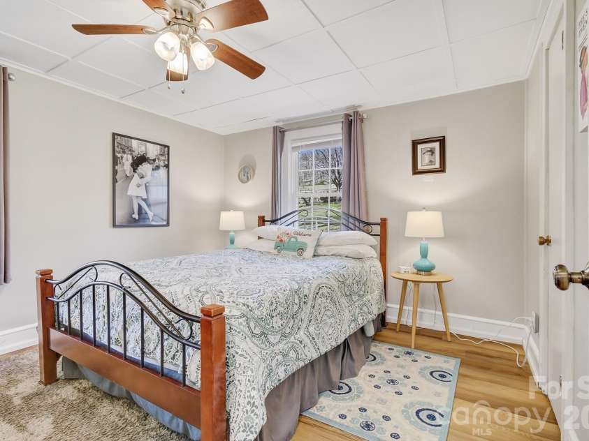 8 Concord Road, Asheville, NC 28803.  MLS# CAR4363970, YatesRealty ID 10379. 