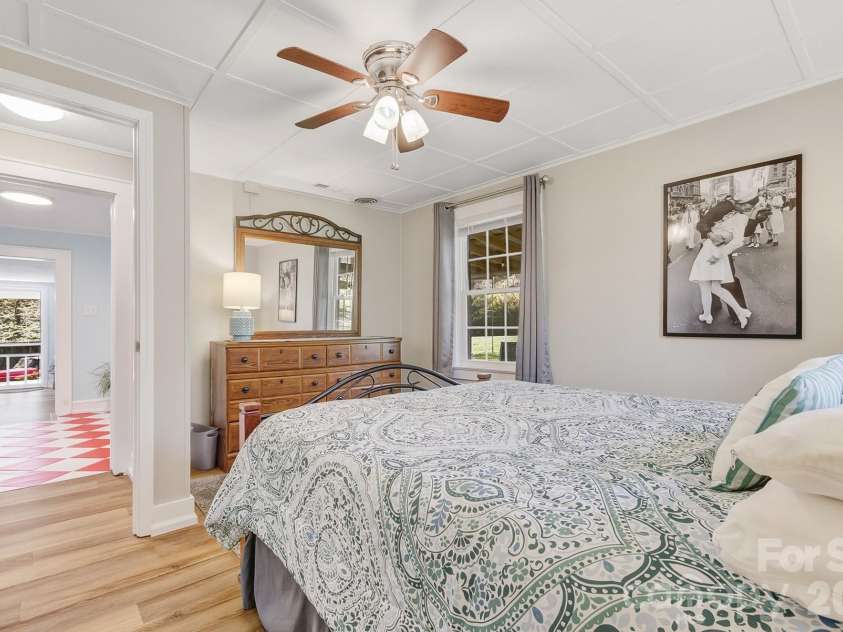 8 Concord Road, Asheville, NC 28803.  MLS# CAR4363970, YatesRealty ID 10379. 