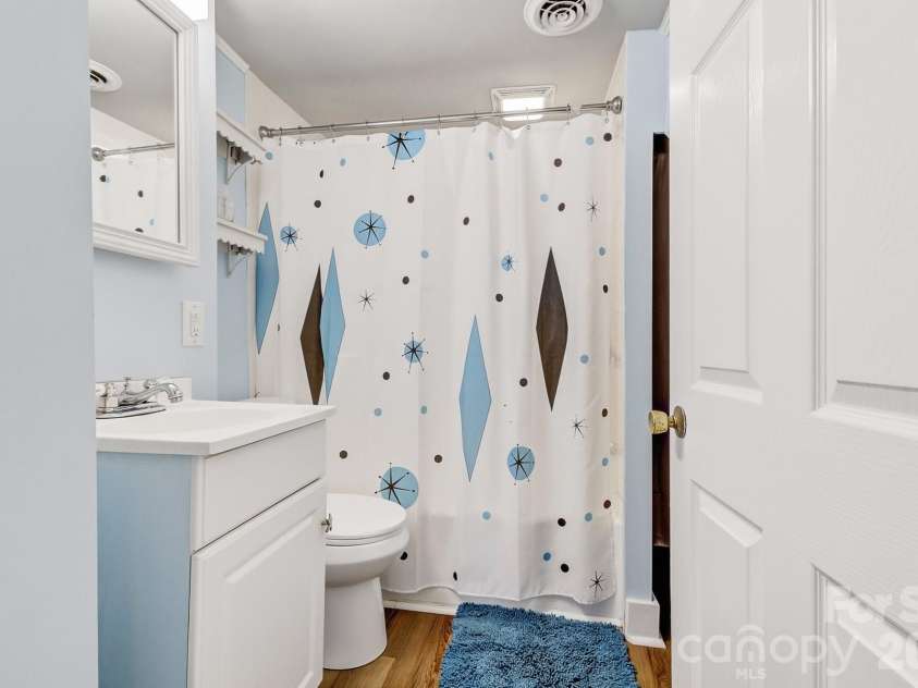 8 Concord Road, Asheville, NC 28803.  MLS# CAR4363970, YatesRealty ID 10379. 