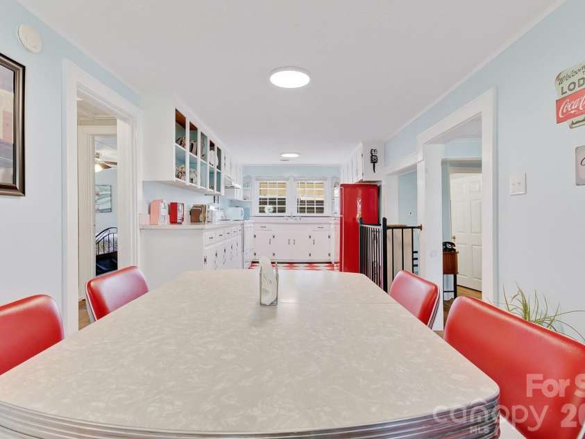 8 Concord Road, Asheville, NC 28803.  MLS# CAR4363970, YatesRealty ID 10379. 