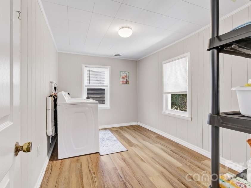 8 Concord Road, Asheville, NC 28803.  MLS# CAR4363970, YatesRealty ID 10379. 