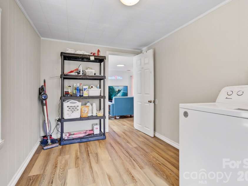 8 Concord Road, Asheville, NC 28803.  MLS# CAR4363970, YatesRealty ID 10379. 