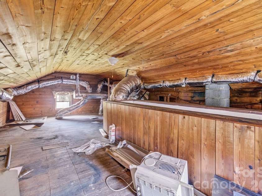 8 Concord Road, Asheville, NC 28803.  MLS# CAR4363970, YatesRealty ID 10379. 