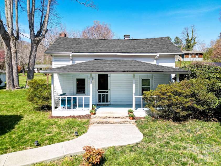 8 Concord Road, Asheville, NC 28803.  MLS# CAR4363970, YatesRealty ID 10379. 