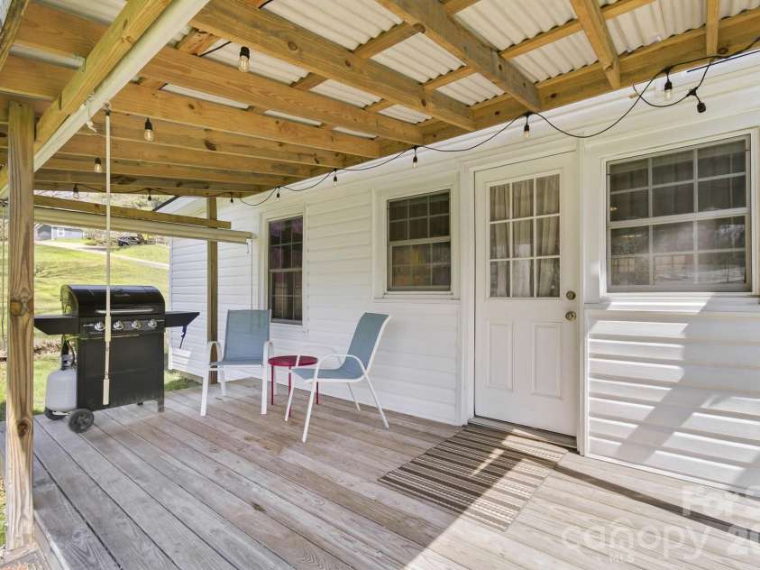 8 Concord Road, Asheville, NC 28803.  MLS# CAR4363970, YatesRealty ID 10379. 