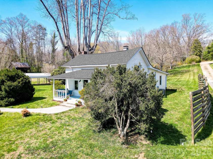 8 Concord Road, Asheville, NC 28803.  MLS# CAR4363970, YatesRealty ID 10379. 