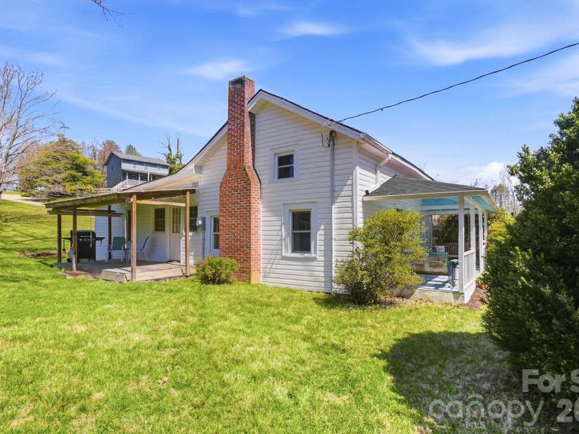 8 Concord Road, Asheville, NC 28803.  MLS# CAR4363970, YatesRealty ID 10379. 