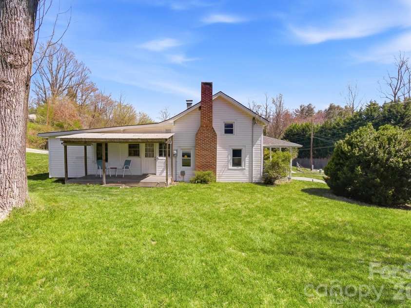8 Concord Road, Asheville, NC 28803.  MLS# CAR4363970, YatesRealty ID 10379. 