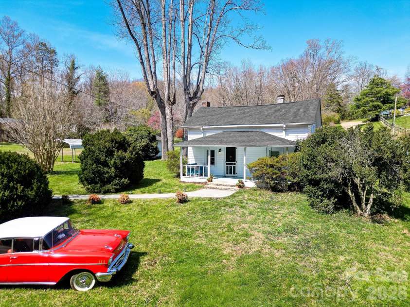 8 Concord Road, Asheville, NC 28803.  MLS# CAR4363970, YatesRealty ID 10379. 