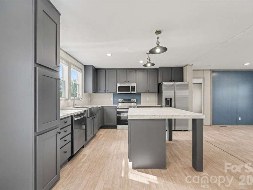 154 Silhouette Lane, Statesville, NC 28625.  MLS# CAR4368187, YatesRealty ID 10380. 