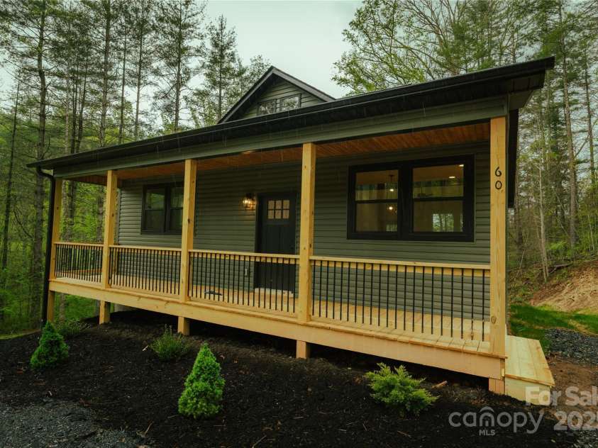 60 Country Cove Court, Leicester, NC 28748.  MLS# CAR4220406, YatesRealty ID 10380. 