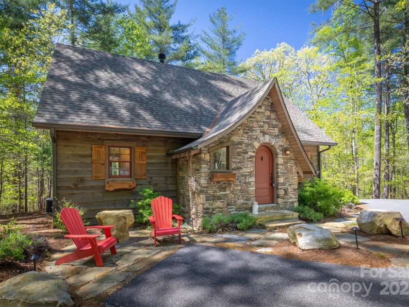1400 Yellow Fork Trail, Nebo, NC 28761.  MLS# CAR4249378, YatesRealty ID 10381. 