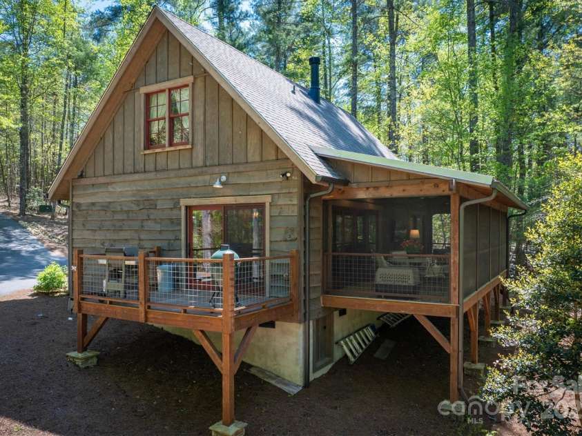 1400 Yellow Fork Trail, Nebo, NC 28761.  MLS# CAR4249378, YatesRealty ID 10381. 