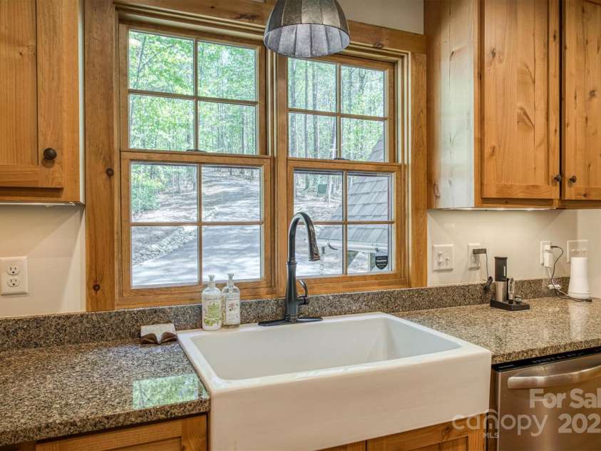 1400 Yellow Fork Trail, Nebo, NC 28761.  MLS# CAR4249378, YatesRealty ID 10381. 