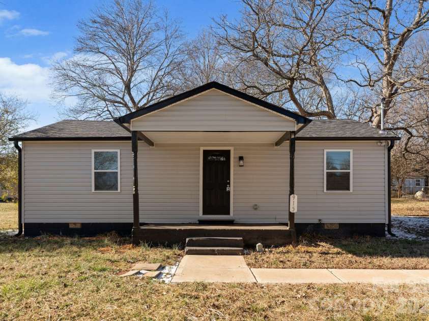915 Second Street, Kings Mountain, NC 28086.  MLS# CAR4339998, YatesRealty ID 10381. 