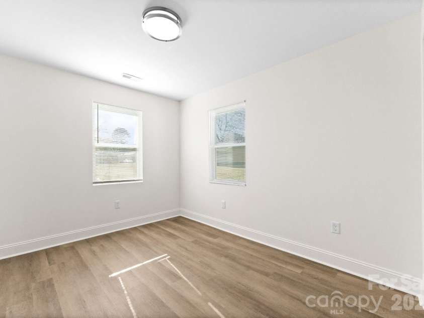 915 Second Street, Kings Mountain, NC 28086.  MLS# CAR4339998, YatesRealty ID 10381. 
