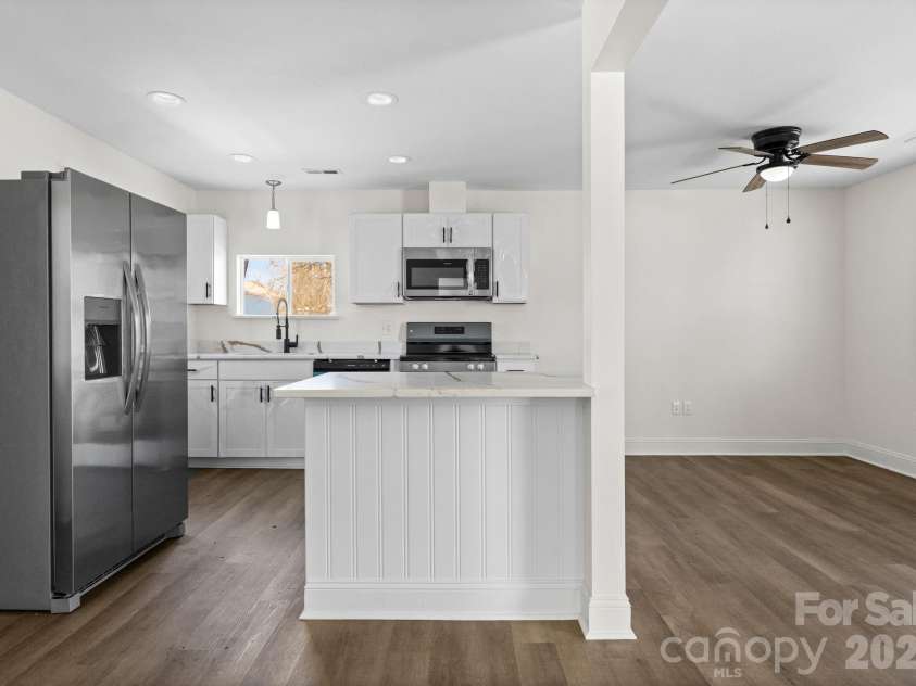915 Second Street, Kings Mountain, NC 28086.  MLS# CAR4339998, YatesRealty ID 10381. 