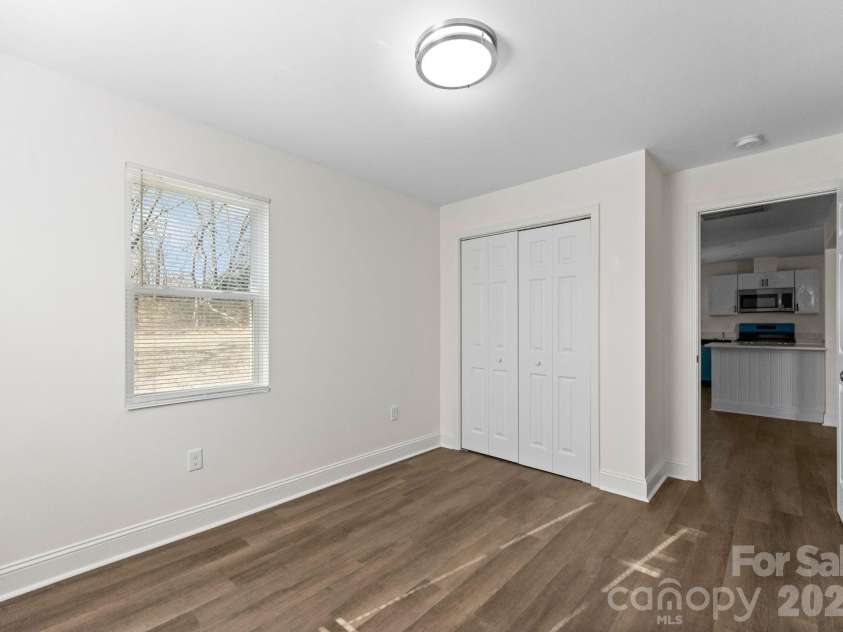 915 Second Street, Kings Mountain, NC 28086.  MLS# CAR4339998, YatesRealty ID 10381. 
