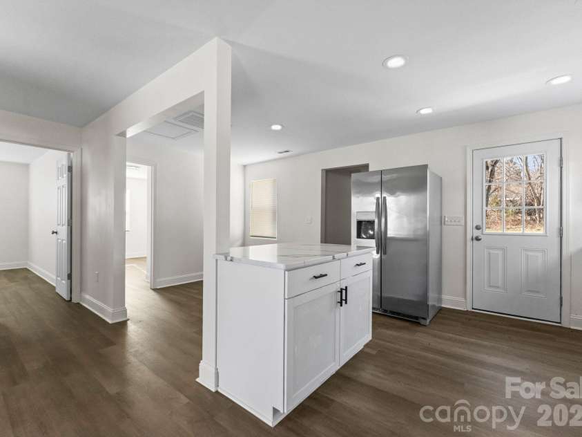 915 Second Street, Kings Mountain, NC 28086.  MLS# CAR4339998, YatesRealty ID 10381. 