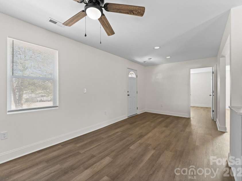 915 Second Street, Kings Mountain, NC 28086.  MLS# CAR4339998, YatesRealty ID 10381. 