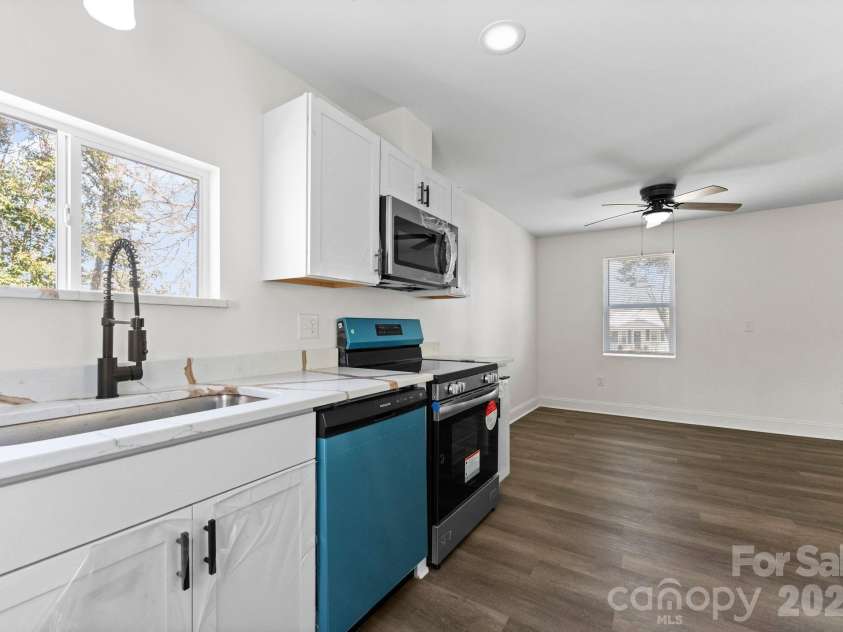 915 Second Street, Kings Mountain, NC 28086.  MLS# CAR4339998, YatesRealty ID 10381. 