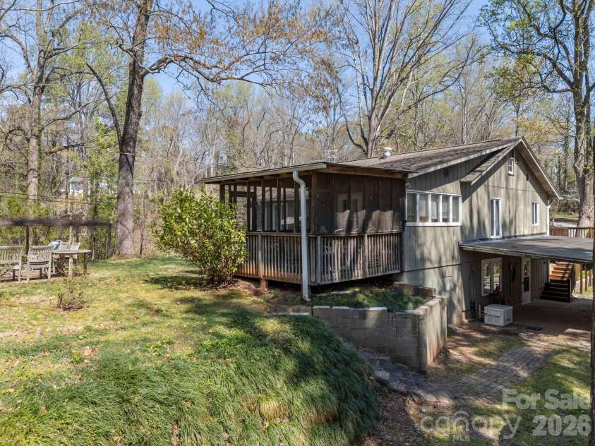 7 Rippy Hill Lane, Tryon, NC 28782.  MLS# CAR4366540, YatesRealty ID 10382. 