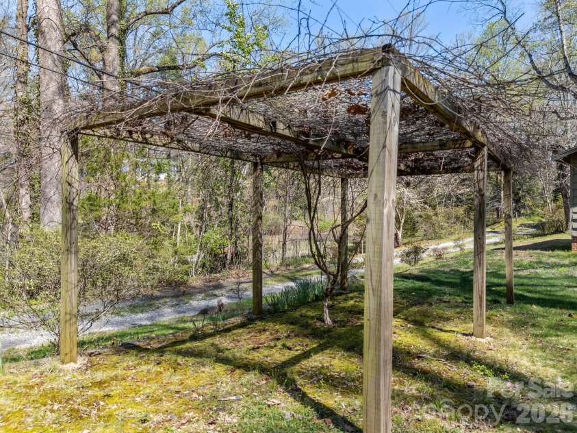 7 Rippy Hill Lane, Tryon, NC 28782.  MLS# CAR4366540, YatesRealty ID 10382. 