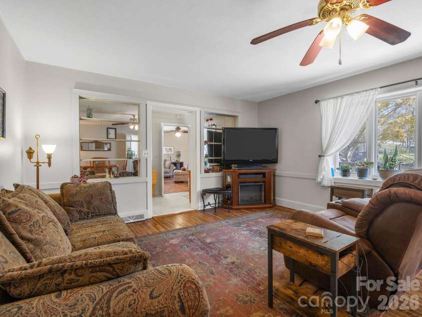 7 Rippy Hill Lane, Tryon, NC 28782.  MLS# CAR4366540, YatesRealty ID 10382. 