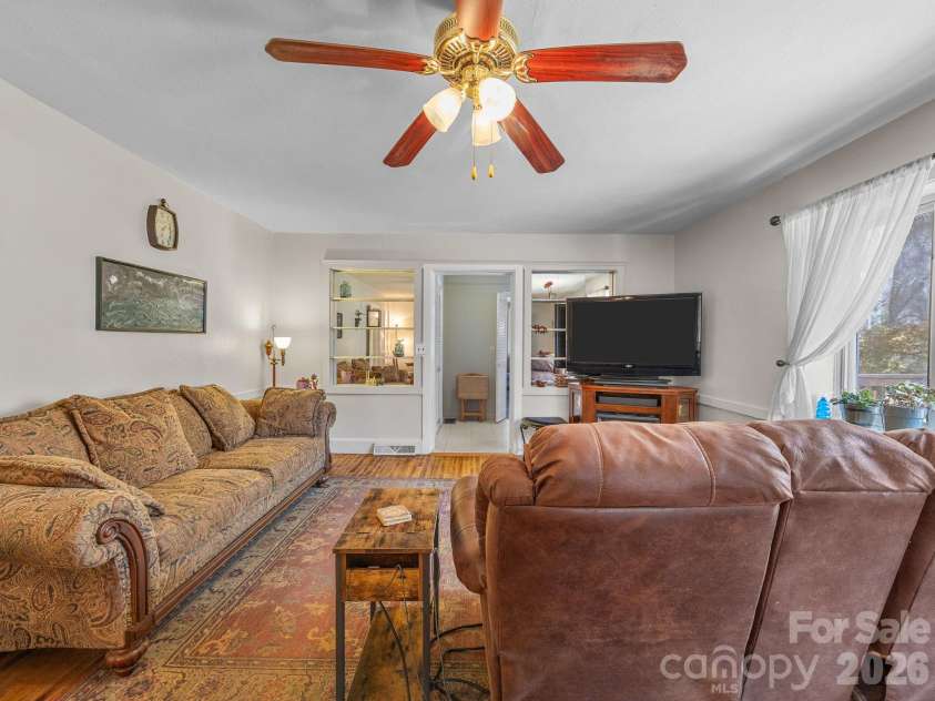 7 Rippy Hill Lane, Tryon, NC 28782.  MLS# CAR4366540, YatesRealty ID 10382. 