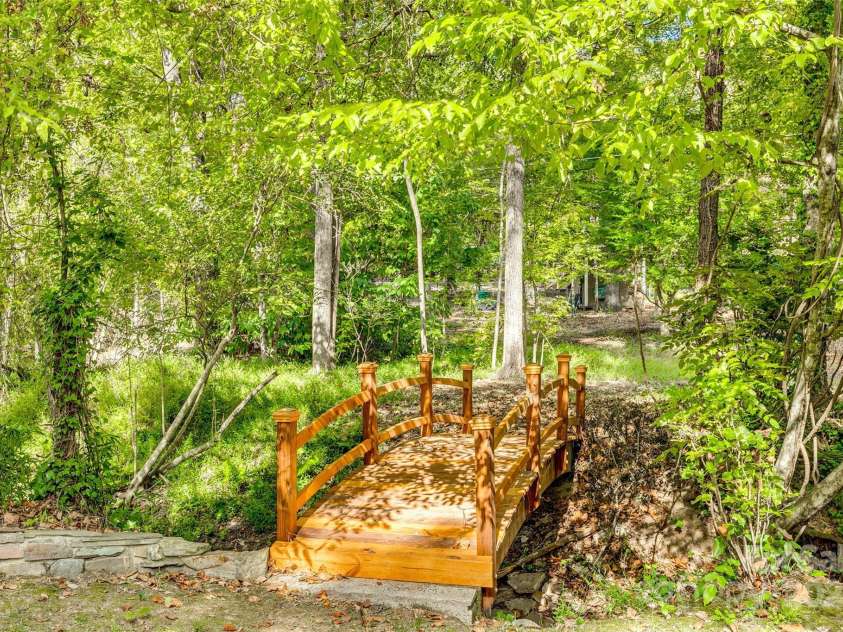 3319 Mill Pond Road, Charlotte, NC 28226.  MLS# CAR4208474, YatesRealty ID 10386. 