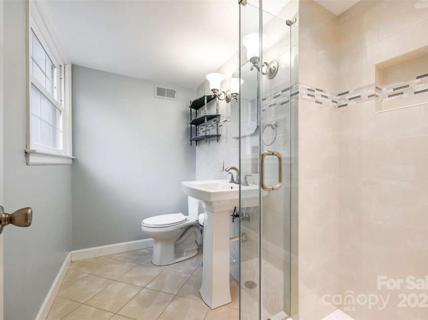 3319 Mill Pond Road, Charlotte, NC 28226.  MLS# CAR4208474, YatesRealty ID 10386. 