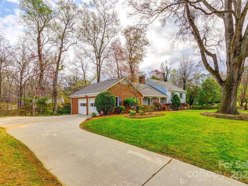 3319 Mill Pond Road, Charlotte, NC 28226.  MLS# CAR4208474, YatesRealty ID 10386. 