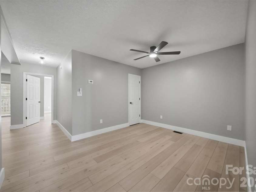 800 Meadowview Drive, Boone, NC 28607.  MLS# CAR4360075, YatesRealty ID 10386. 