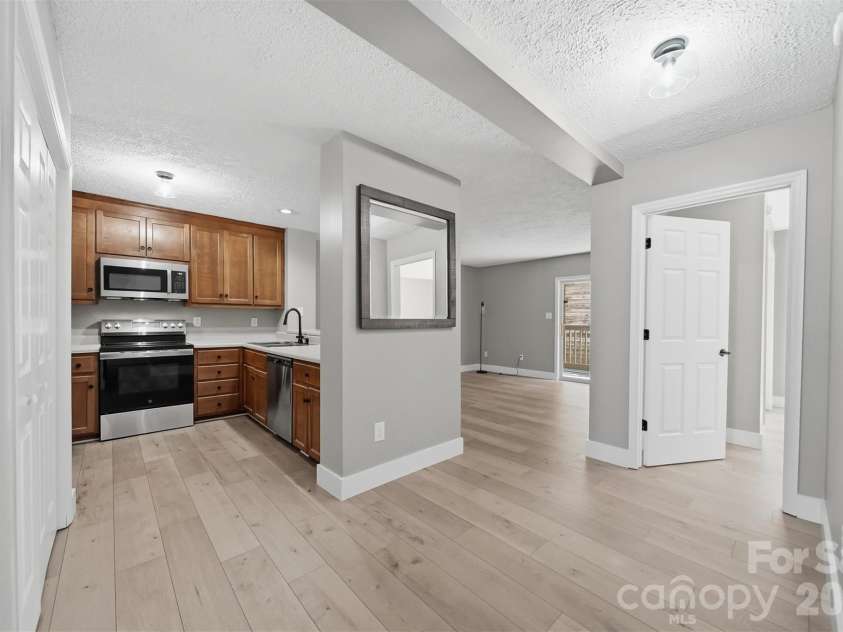 800 Meadowview Drive, Boone, NC 28607.  MLS# CAR4360075, YatesRealty ID 10386. 