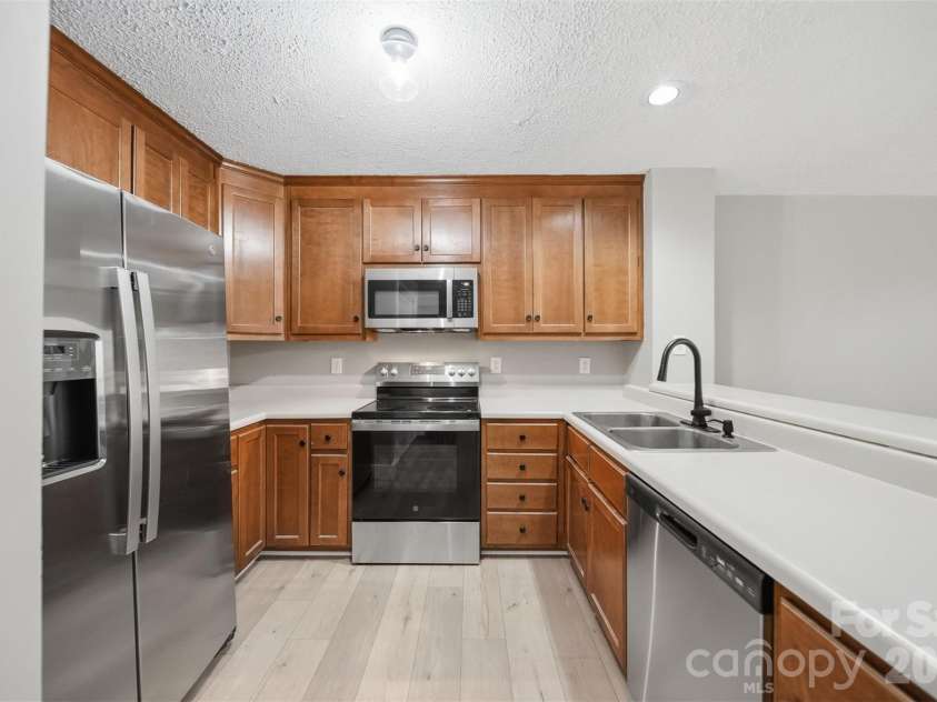 800 Meadowview Drive, Boone, NC 28607.  MLS# CAR4360075, YatesRealty ID 10386. 