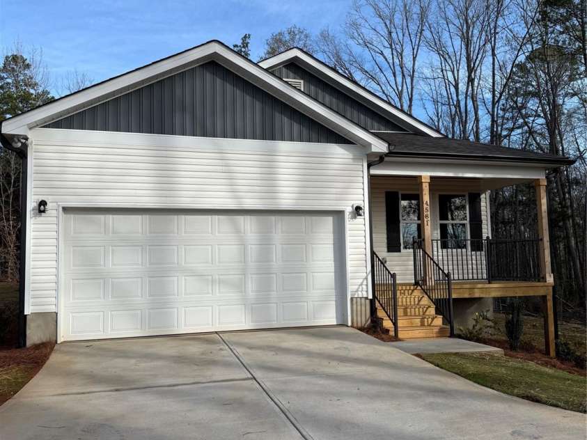 4581 Riverside Road, Lancaster, SC 29720.  MLS# CAR4357592, YatesRealty ID 10387. 2 car garage