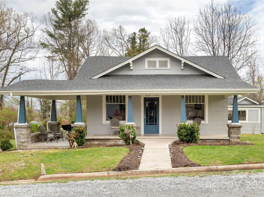 506 Blue Ridge Road, East Flat Rock, NC 28726.  MLS# CAR4329461, YatesRealty ID 10388. 