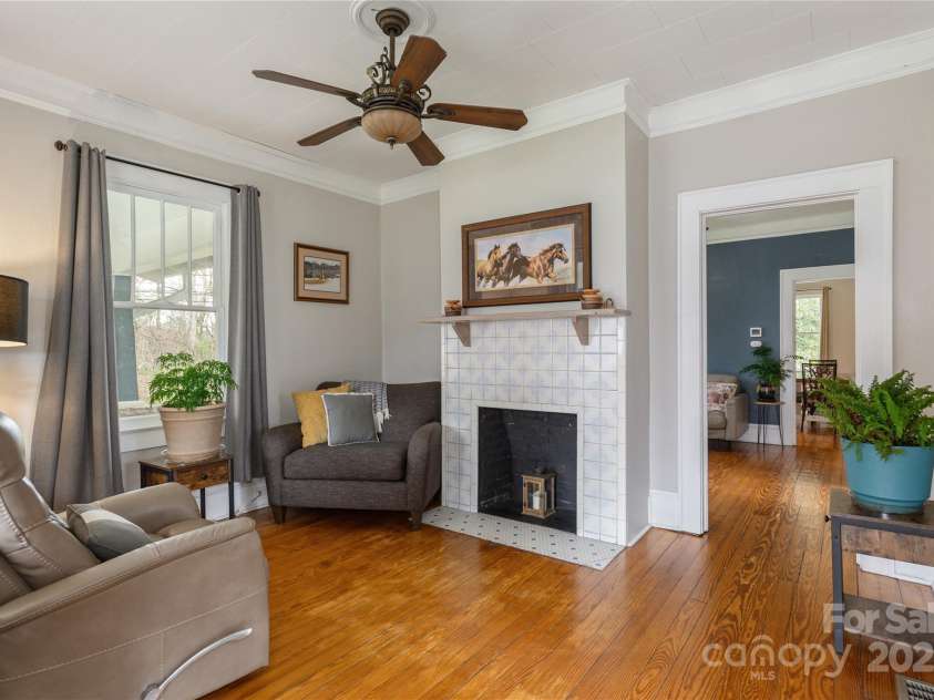 506 Blue Ridge Road, East Flat Rock, NC 28726.  MLS# CAR4329461, YatesRealty ID 10388. 