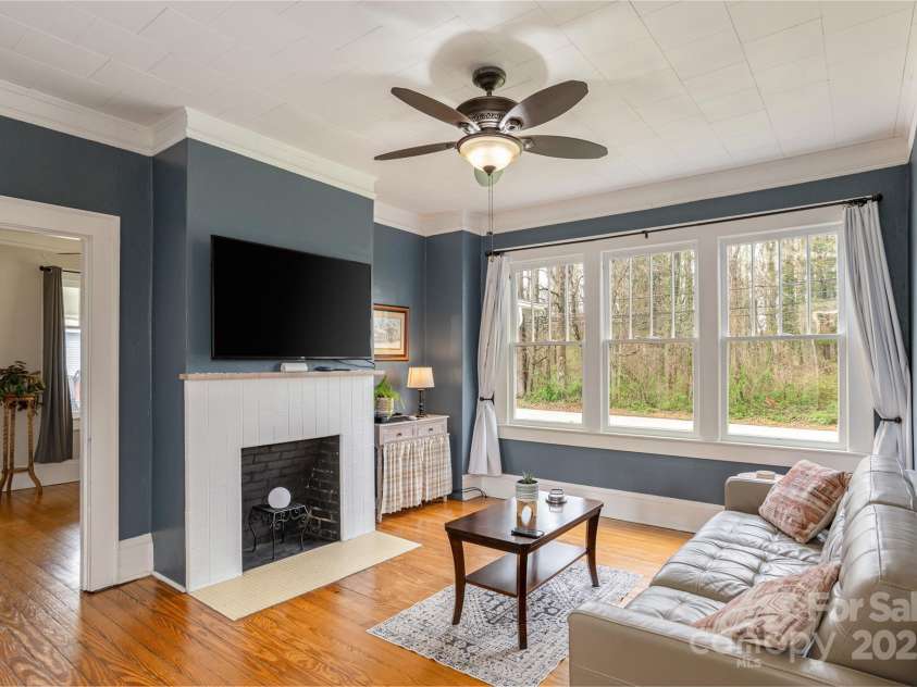 506 Blue Ridge Road, East Flat Rock, NC 28726.  MLS# CAR4329461, YatesRealty ID 10388. 
