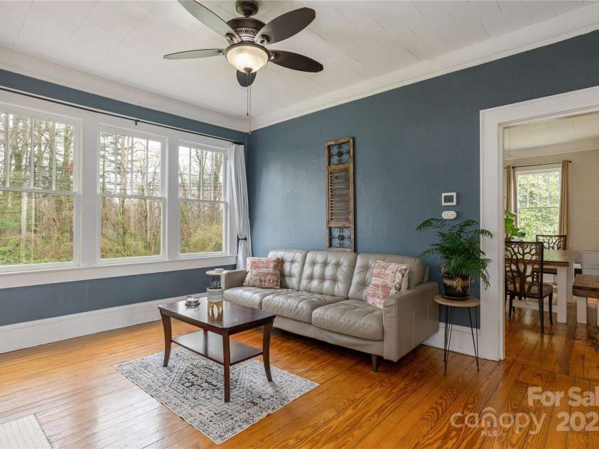 506 Blue Ridge Road, East Flat Rock, NC 28726.  MLS# CAR4329461, YatesRealty ID 10388. 